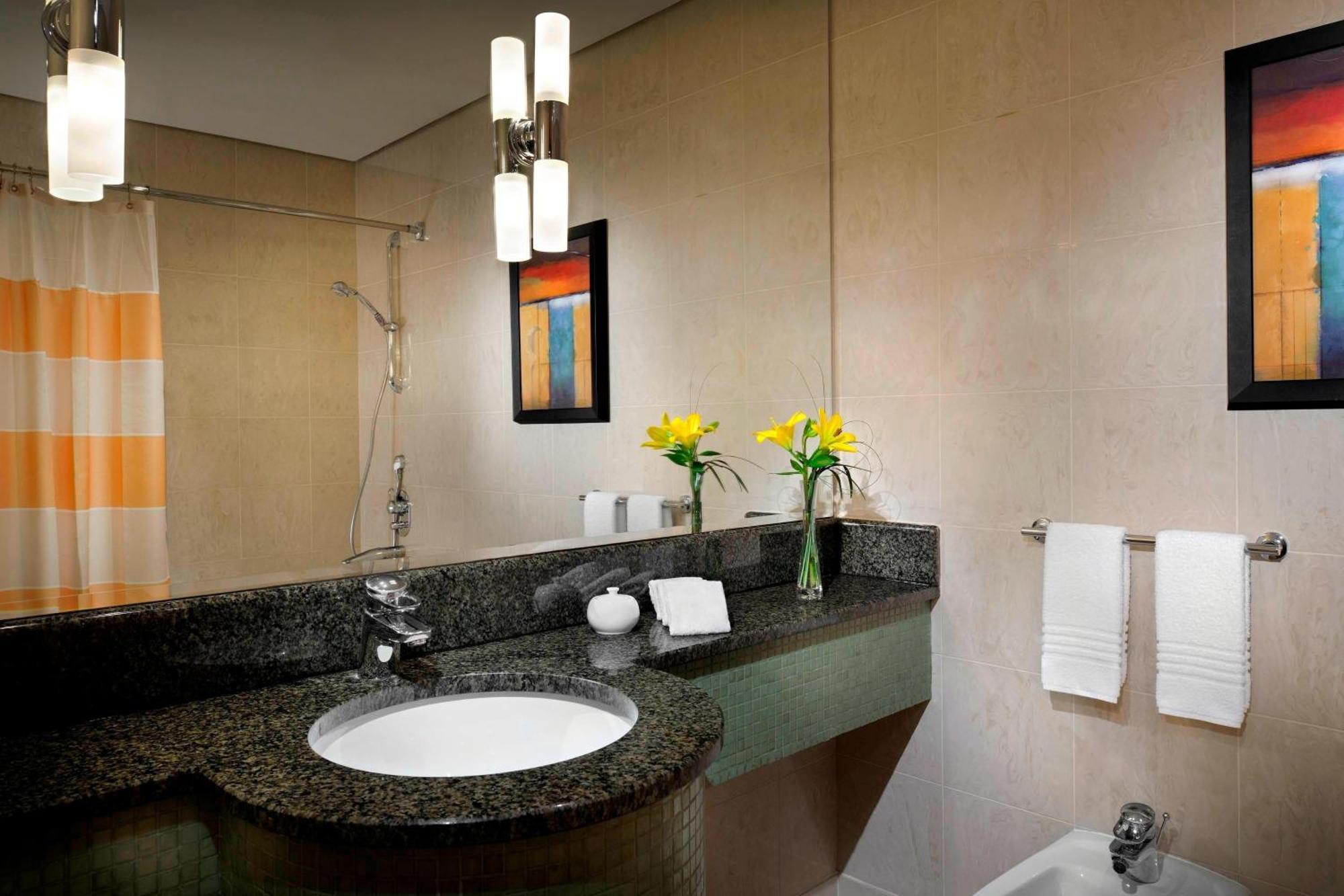 Courtyard By Marriott כוויית מראה חיצוני תמונה